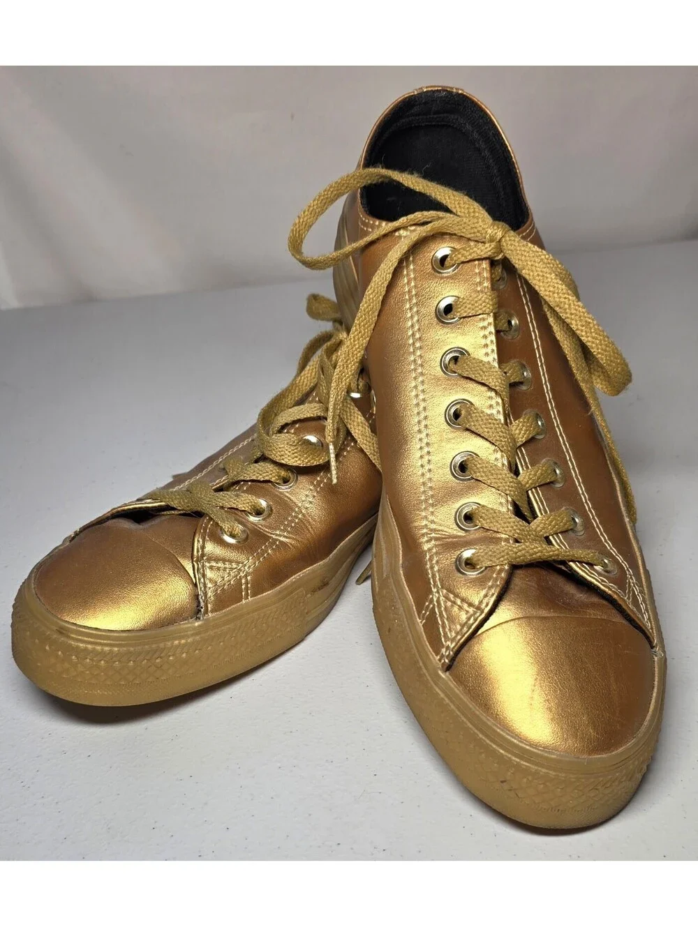 Mens Converse Chuck Taylor All-Star OX All Gold Size 10- 153107C